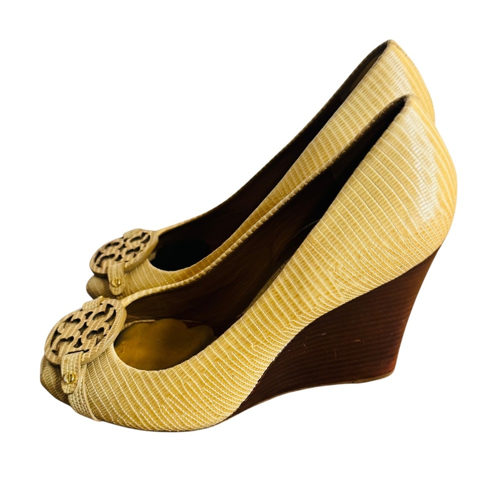 Tory Burch Beige Tan Lizard Embossed Leather Peep Toe Wedge Pumps Logo 8.5M - Picture 6 of 8